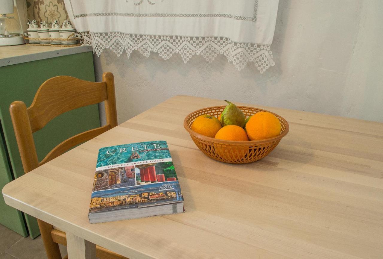 Feneri 3 -Cozy Rustic Apt 20' From Elafonisi Beach Perivolia  Exterior photo