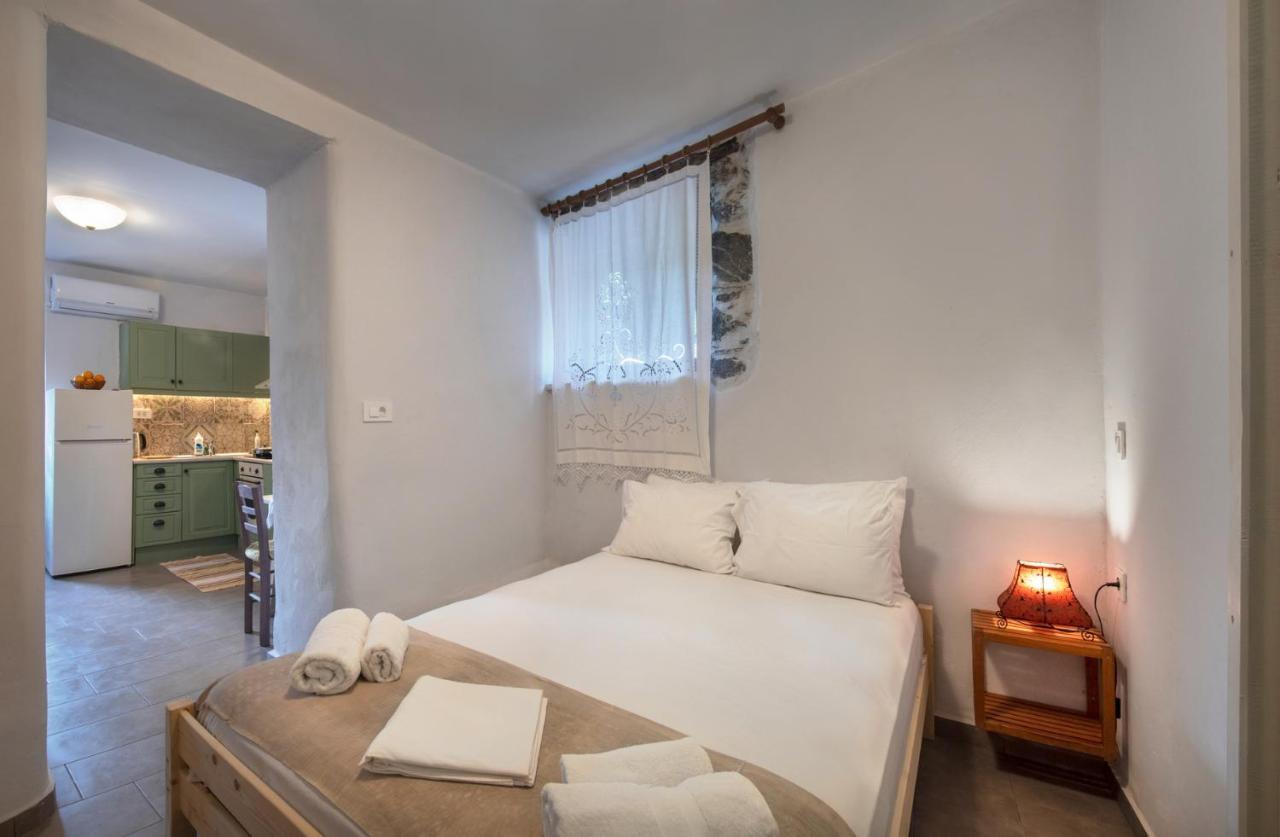 Feneri 3 -Cozy Rustic Apt 20' From Elafonisi Beach Perivolia  Exterior photo