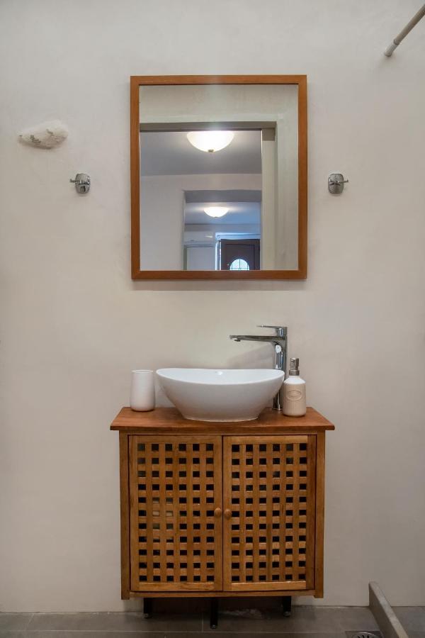 Feneri 3 -Cozy Rustic Apt 20' From Elafonisi Beach Perivolia  Exterior photo